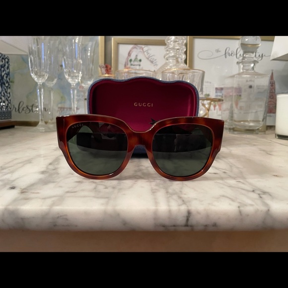 Gucci Sunglasses Tortoise - Picture 3 of 5